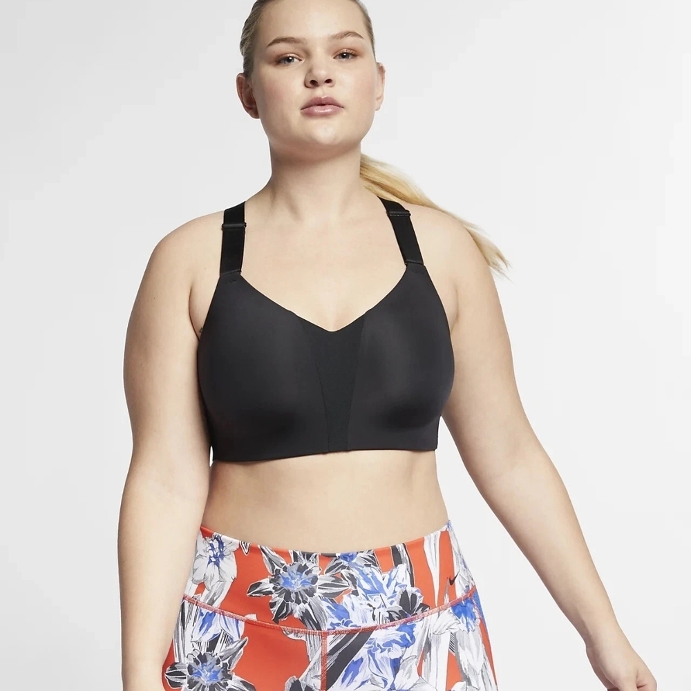 Black Women's Nike Revival Sports Bra